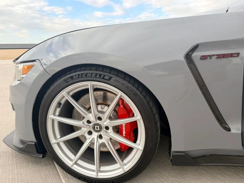Used 2016 Ford Mustang Shelby GT350 w/ Technology Package RWD image 24