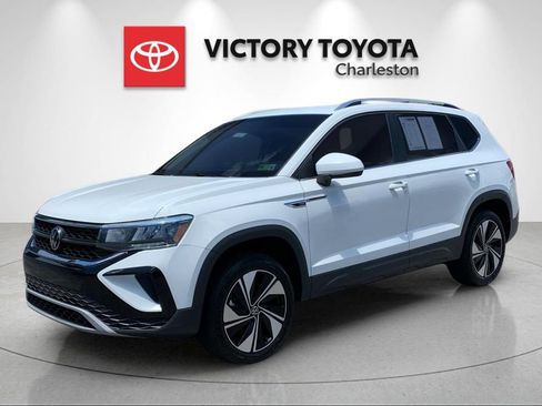 Used 2023 Volkswagen Taos SE AWD/4WD image 1