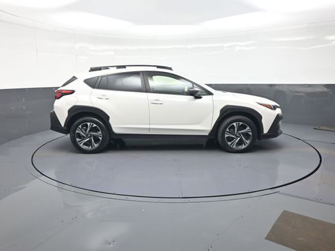 Used 2024 Subaru Crosstrek 2.0i Premium AWD/4WD image 2