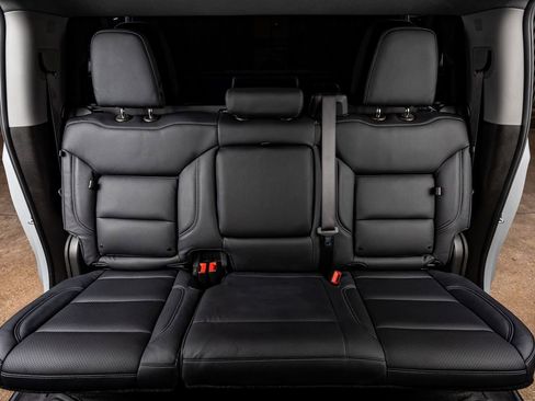 Used 2024 GMC Sierra 1500 Elevation image 34