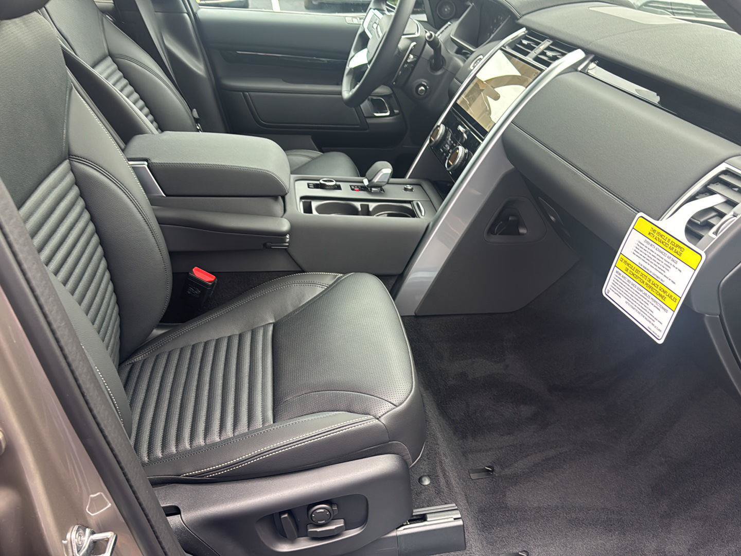 New 2026 Land Rover Discovery S AWD/4WD image 15