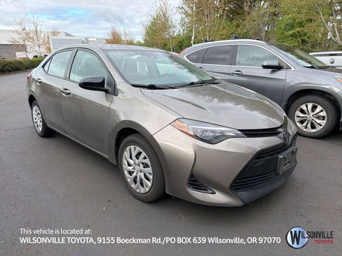 Used 2018 Toyota Corolla LE image 1