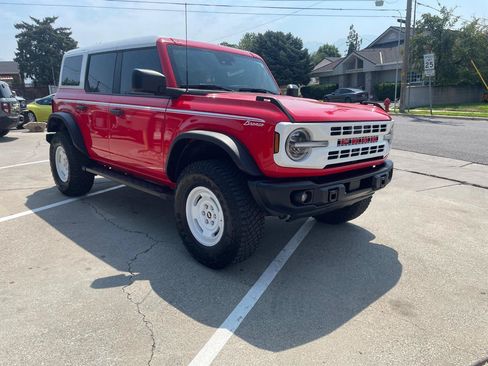 Used 2024 Ford Bronco Heritage Edition AWD/4WD image 3