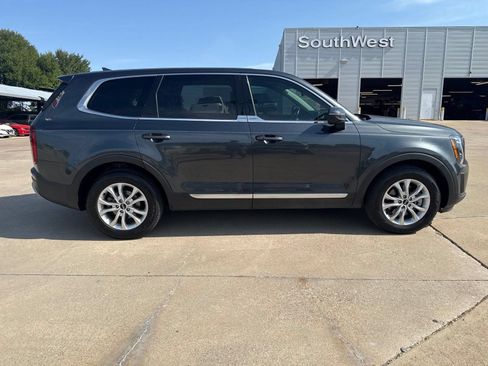 Used 2020 Kia Telluride LX FWD image 4