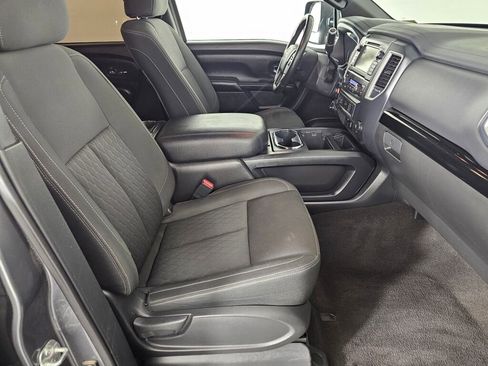 Used 2019 Nissan Titan SV w/ SV Convenience Package image 37