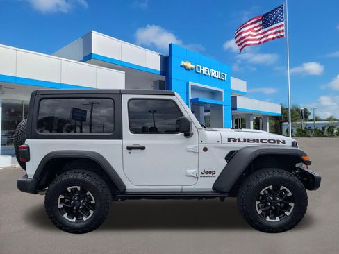 Used 2024 Jeep Wrangler Rubicon w/ Capability Package image 3