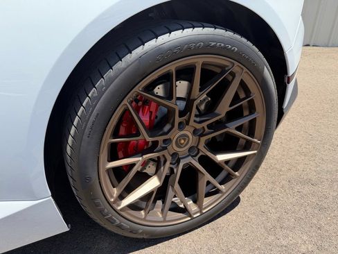 Used 2019 Lamborghini Huracan LP 580-2 RWD image 13
