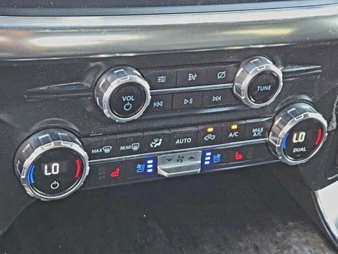 Used 2021 Ford F150 Lariat w/ FX4 Off-Road Package AWD/4WD image 29