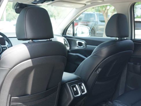 Certified 2025 Kia Sorento EX w/ EX Panoramic Sunroof Package AWD/4WD image 21