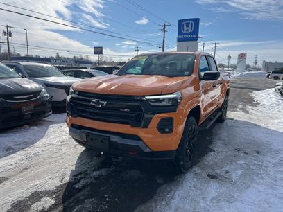 Used 2025 Chevrolet Colorado Z71 w/ Z71 Convenience Package 2