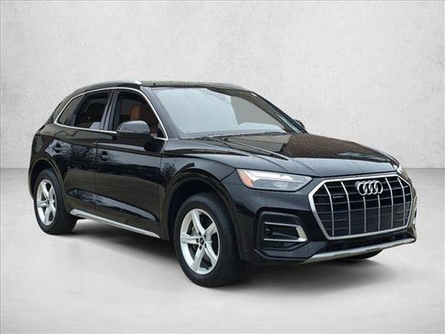 Used 2021 Audi Q5 Premium w/ Convenience Package image 3