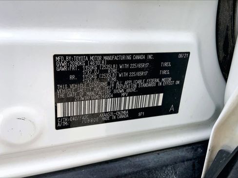 Used 2021 Toyota RAV4 XLE w/ Convenience Package FWD image 35