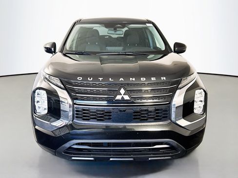 Used 2022 Mitsubishi Outlander ES AWD/4WD image 2
