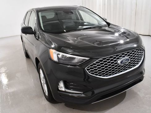 Used 2024 Ford Edge SEL w/ Convenience Package AWD/4WD image 4