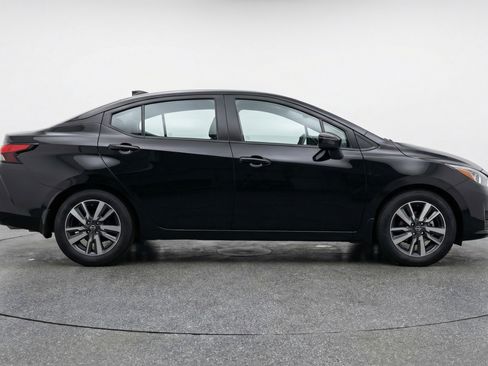 Used 2025 Nissan Versa SV FWD image 11