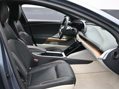 Used 2024 Lucid Air Pure image 35