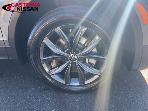 Used 2023 Volkswagen Tiguan SE image 21
