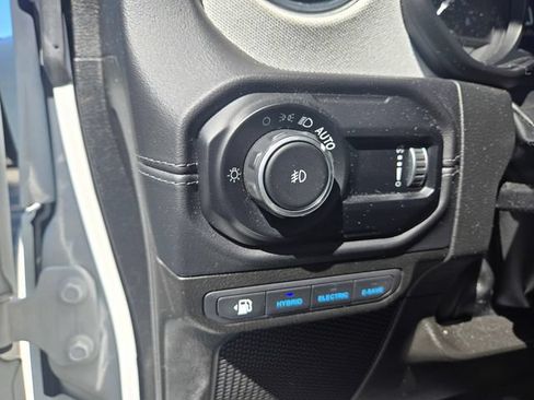 Used 2024 Jeep Wrangler Unlimited Sahara AWD/4WD image 22