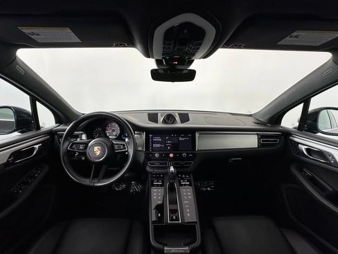 Certified 2025 Porsche Macan w/ Premium Package Plus AWD/4WD image 6