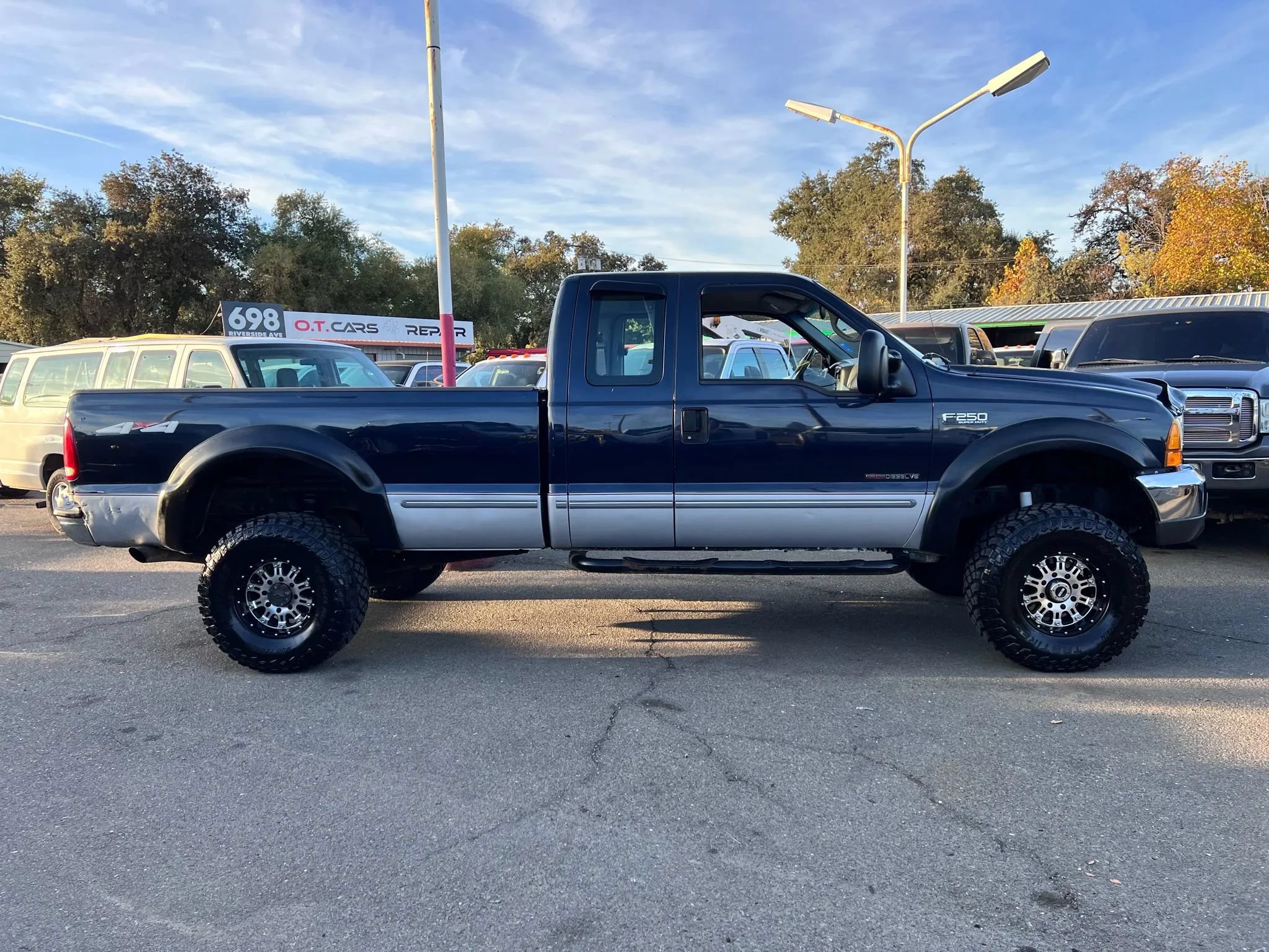 Used 1999 Ford F250 4x4 SuperCab Super Duty image 3