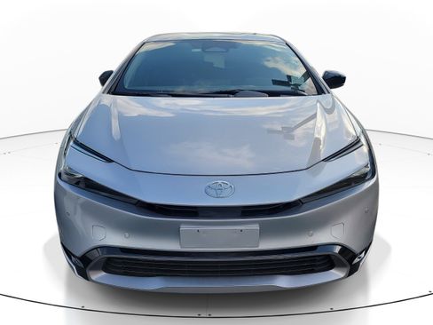Certified 2024 Toyota Prius XLE FWD image 2