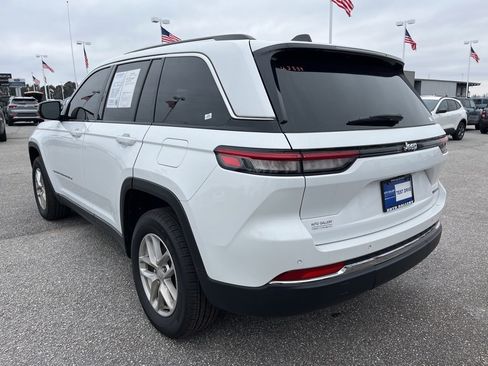 Used 2024 Jeep Grand Cherokee Laredo X w/ Trailer Tow Package image 7