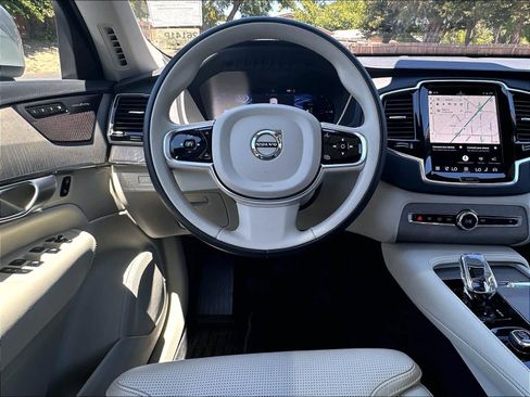 Used 2025 Volvo XC90 T8 Ultra w/ Protection Package Premier AWD/4WD image 8
