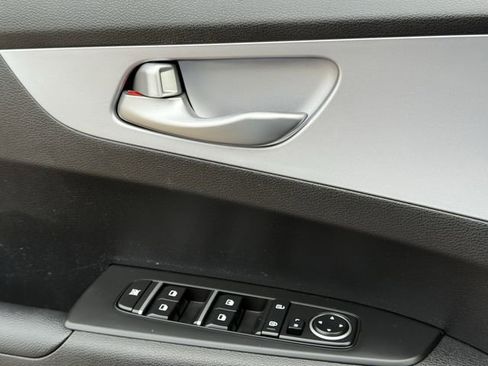 Used 2024 Kia Forte LXS FWD image 21
