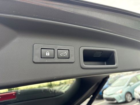Certified 2025 Subaru Forester Premium AWD/4WD image 25