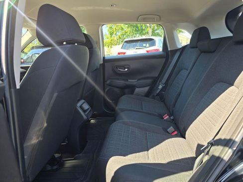 Certified 2023 Honda HR-V LX image 4