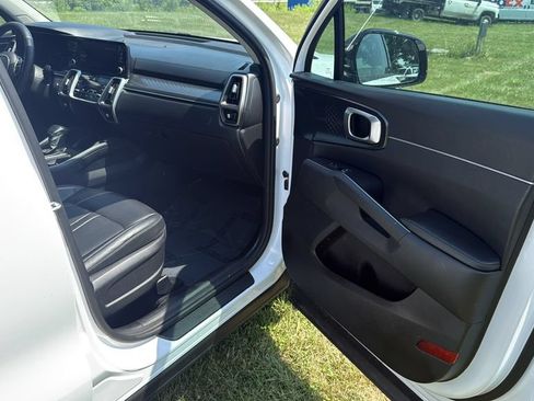 Used 2022 Kia Sorento S FWD image 21