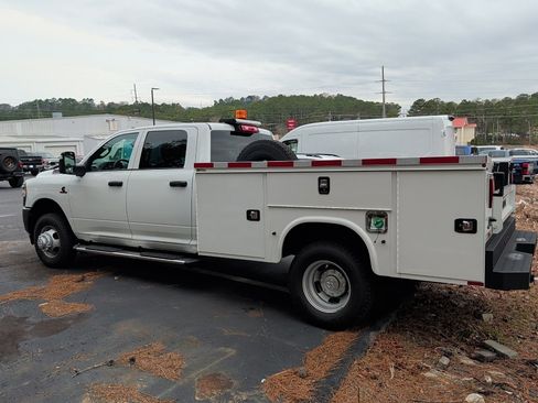 Used 2024 RAM 3500 Tradesman w/ Safety Group image 5