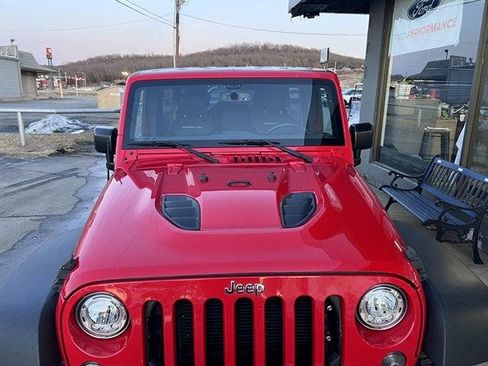 Used 2017 Jeep Wrangler Unlimited Rubicon AWD/4WD image 3