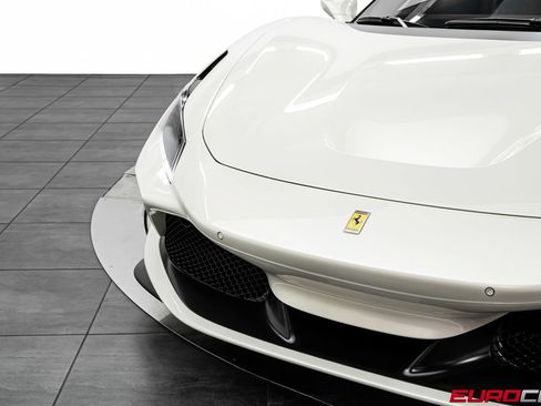Used 2023 Ferrari F8 Tributo RWD image 14