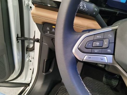 Used 2024 Volkswagen Atlas Cross Sport SE AWD/4WD image 26