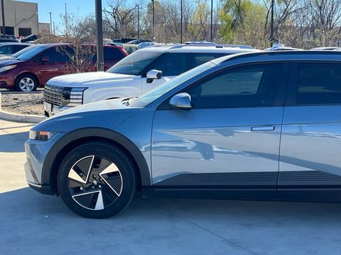 New 2025 Hyundai Ioniq 5 SEL image 7