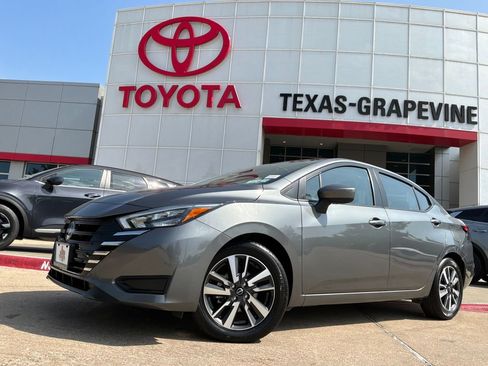 Used 2025 Nissan Versa SV FWD image 2