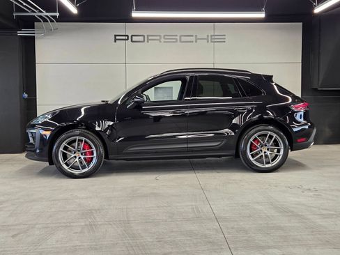 Certified 2026 Porsche Macan S AWD/4WD image 2