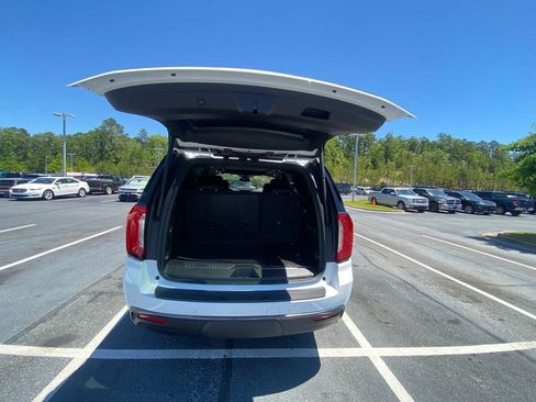 Used 2023 GMC Yukon AT4 w/ Technology Package AWD/4WD image 26