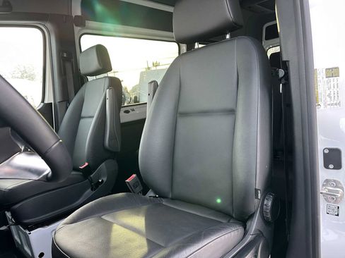 Used 2025 Mercedes-Benz Sprinter 2500 image 22