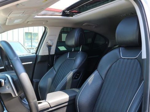 Used 2020 Genesis G70 2.0T w/ Elite Package RWD image 8