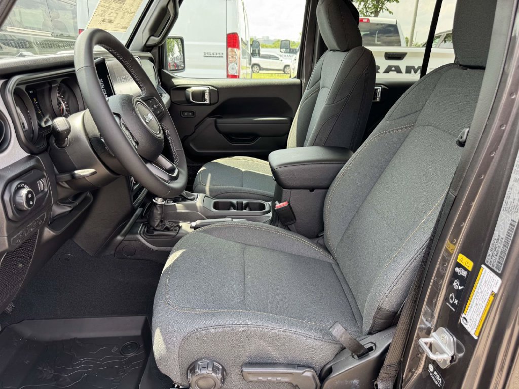 New 2026 Jeep Gladiator Sport AWD/4WD image 13