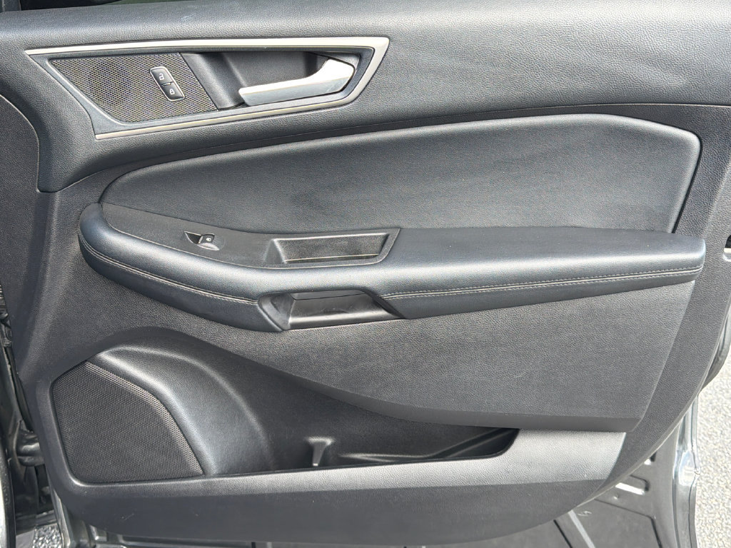 Used 2020 Ford Edge SEL w/ Convenience Package FWD image 14