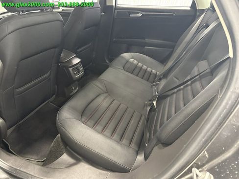 Used 2016 Ford Fusion SE image 9
