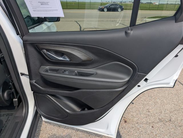 Used 2024 GMC Terrain SLE FWD image 7