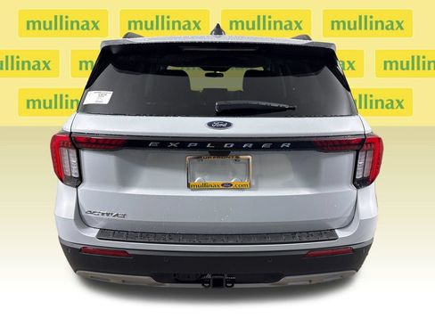 New 2026 Ford Explorer Active w/ Active Comfort Package RWD image 30