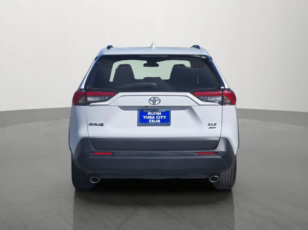 Used 2025 Toyota RAV4 XLE AWD/4WD image 5