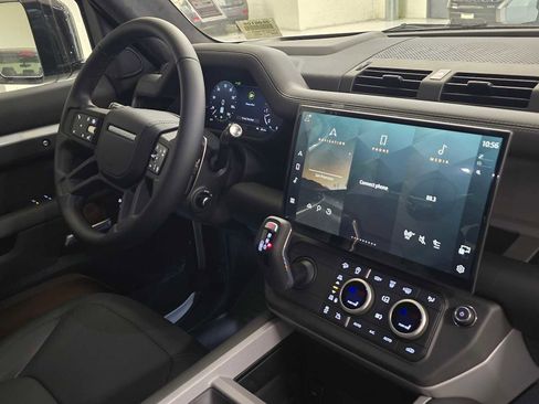 New 2026 Land Rover Defender 110 V8 AWD/4WD image 10