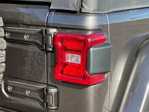 Used 2023 Jeep Wrangler Unlimited Rubicon 4xe image 6