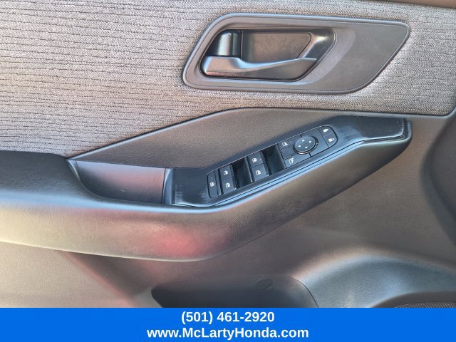 Used 2023 Nissan Rogue S AWD/4WD image 33